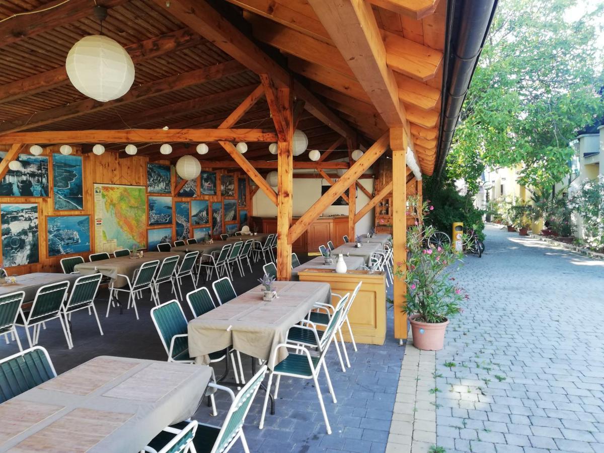Levanda Panzio Kópháza Exteriér fotografie