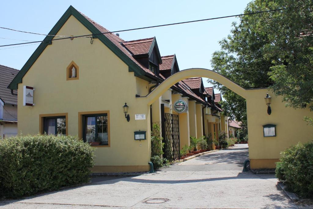 Levanda Panzio Kópháza Exteriér fotografie